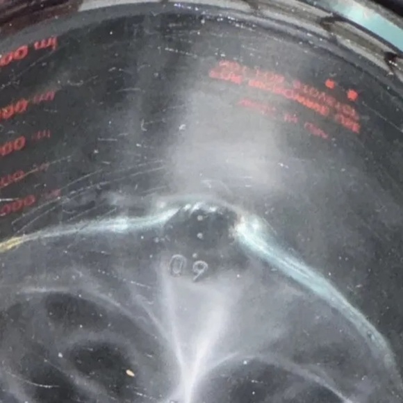 Pyrex 4 Cups 32 Oz 1000 ML 1 QT Large Clear Glass Measuring Bowl Cup Red USA - Picture 16 of 16